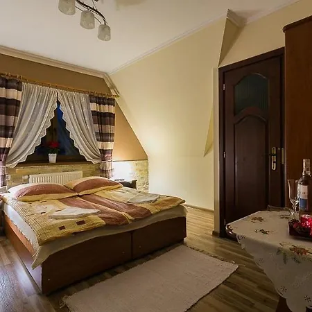 & Adrian Delux Homestay