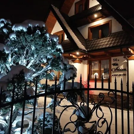 & Adrian Delux Homestay