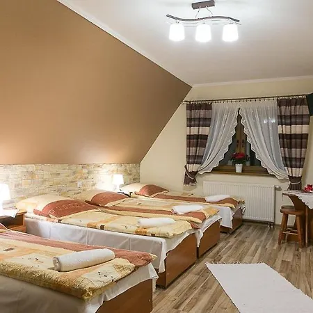 & Adrian Delux Homestay