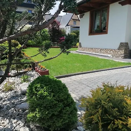 Homestay & Adrian Delux *